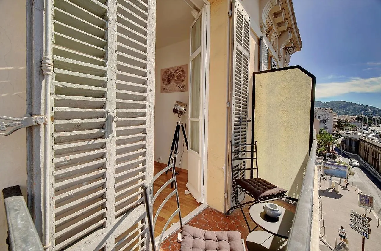 Appartement Le ART - 500m des plages - Clim - Verrière Côte d'Azur Cannes France